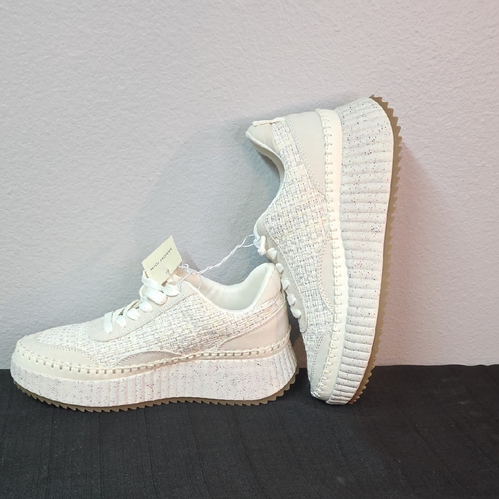 Universal Thread Cream Platform Sneakers NWT 8.5